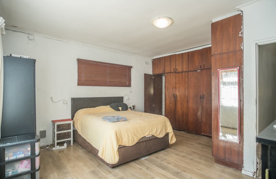 7 Bedroom Property for Sale in Wetton Western Cape